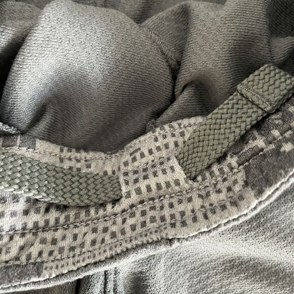 Nike Boys' Dri-FIT Elite Gray Stripe Basketball Shorts Size S - Picture 9 of 11